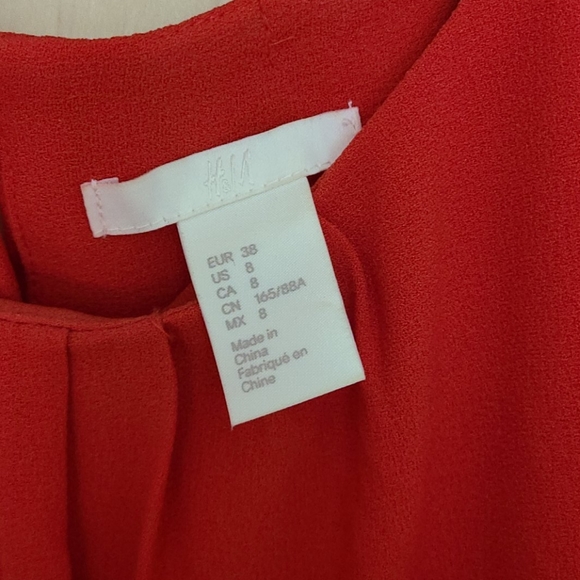 Red dress - Picture 4 of 4